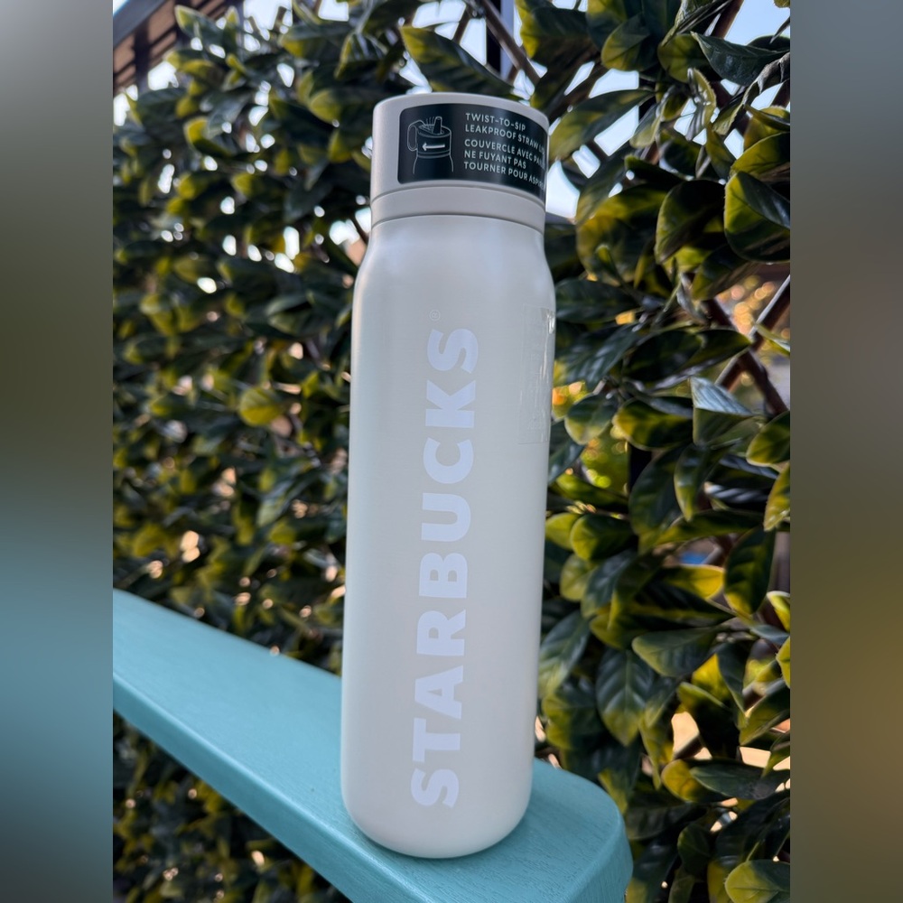Starbucks Gray Twist-to-Sip Water Bottle 20OZ - Picture 2 of 6